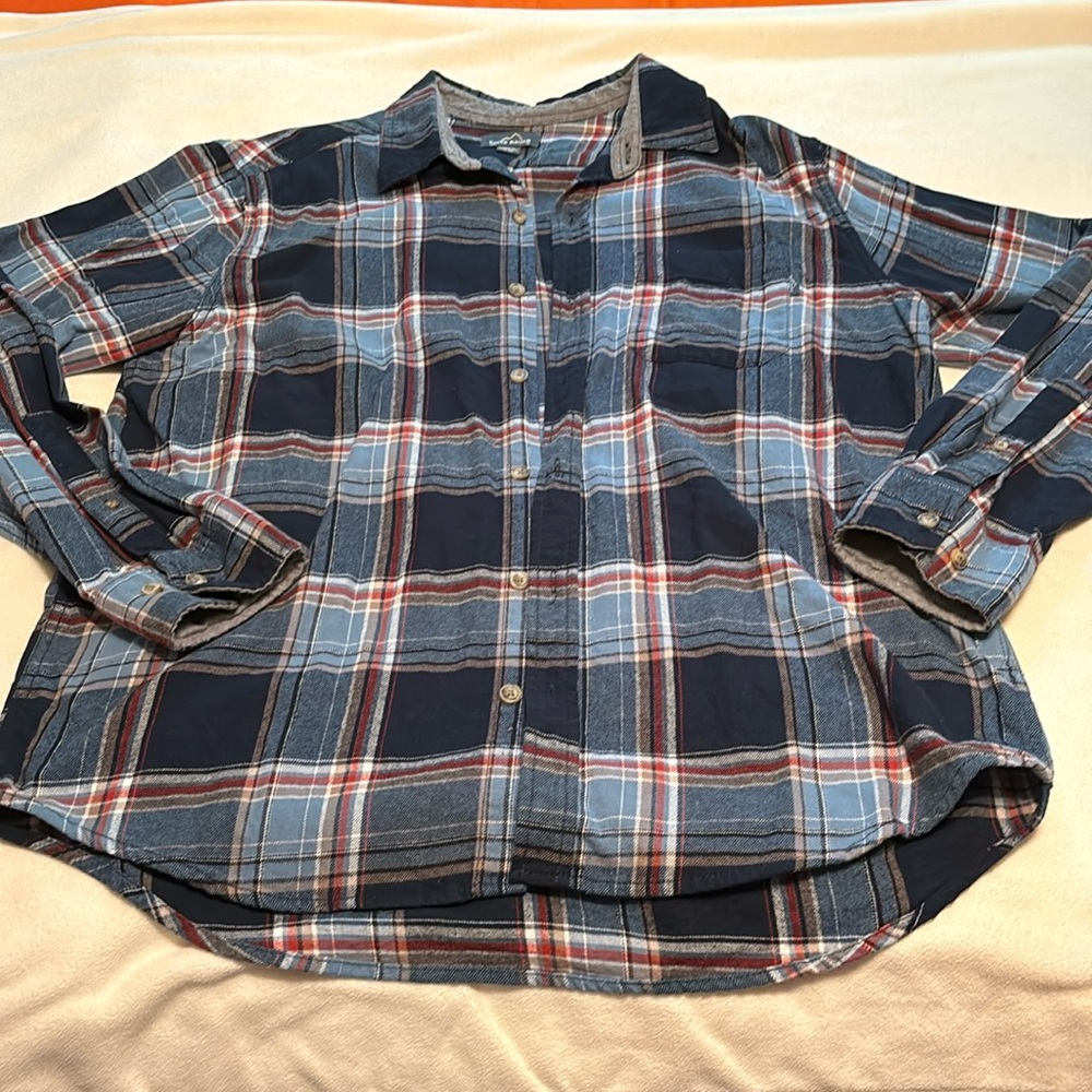 Men’s Eddie Bauer, like new, single pocket, long sleeve flannel button down